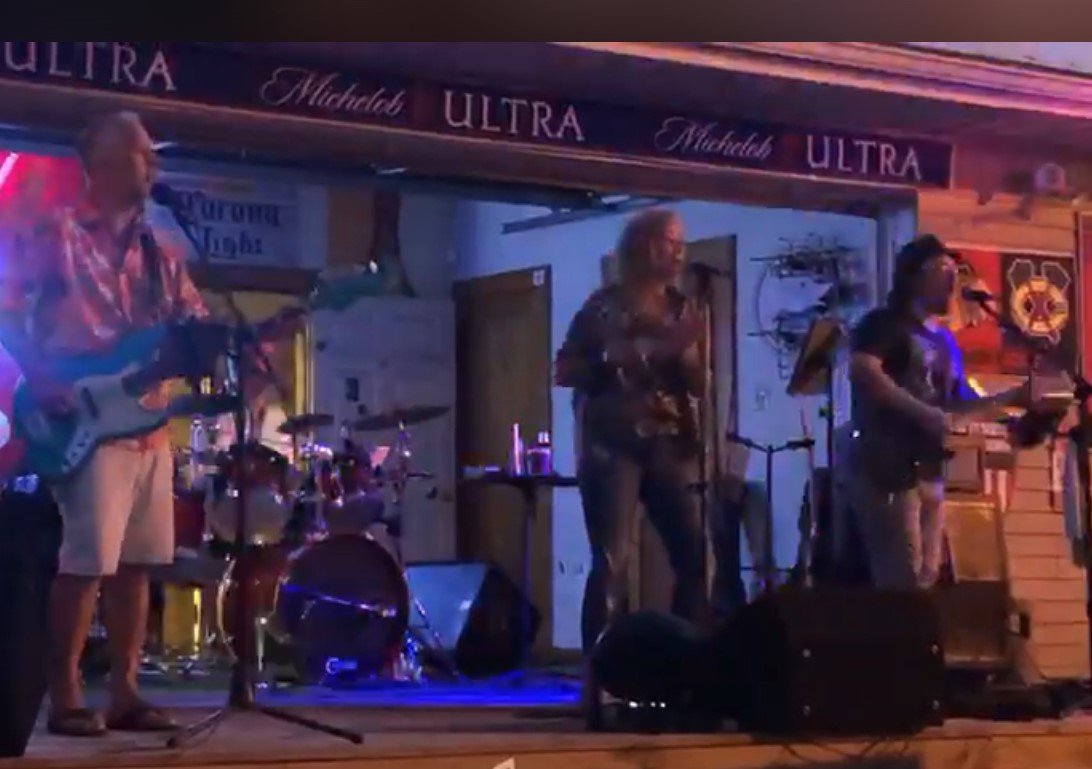 You are currently viewing Live Music- Shakedown